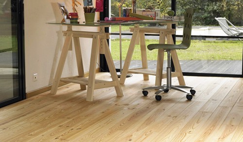 Plancher en pin